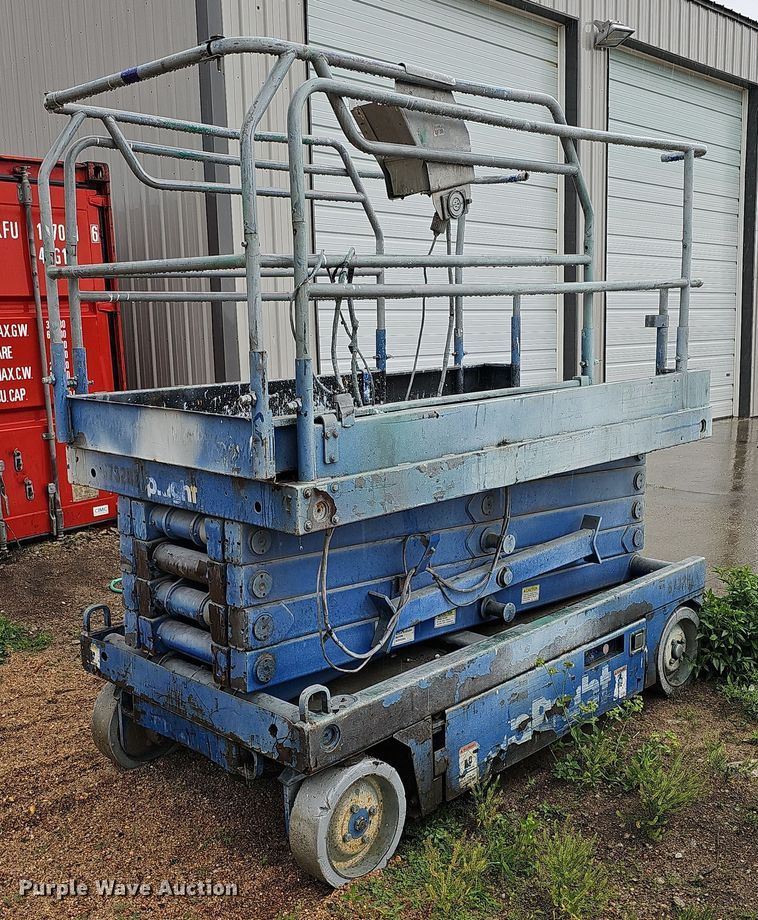 image for item DO2731 Up Right X31N  scissor lift