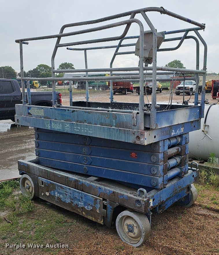 image for item DO2731 Up Right X31N  scissor lift