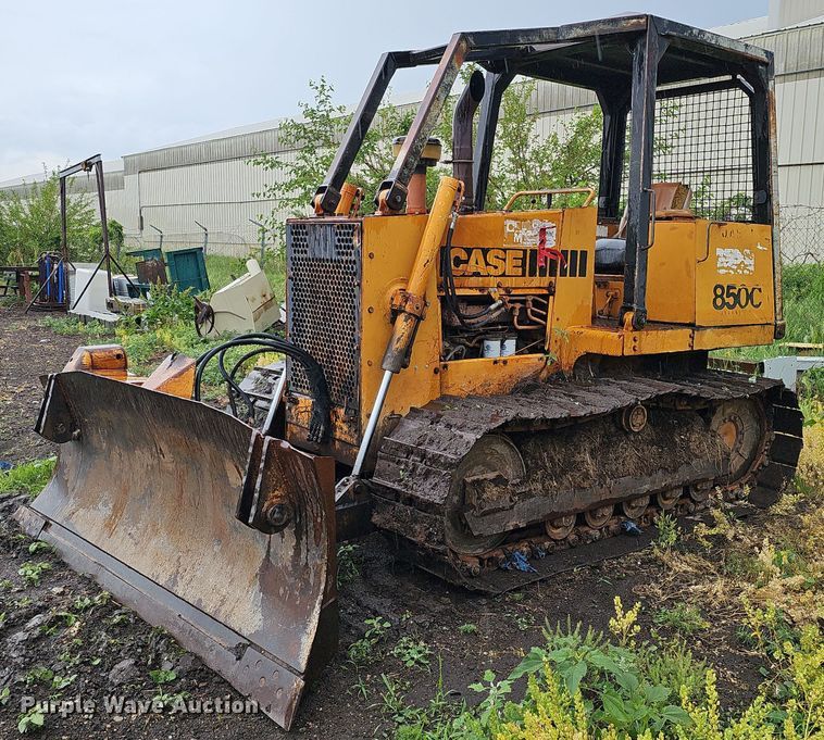 image for item DO2732 1982 Case 850C  dozer
