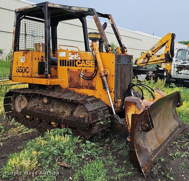 image for item DO2732 1982 Case 850C  dozer