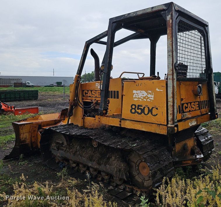 image for item DO2732 1982 Case 850C  dozer