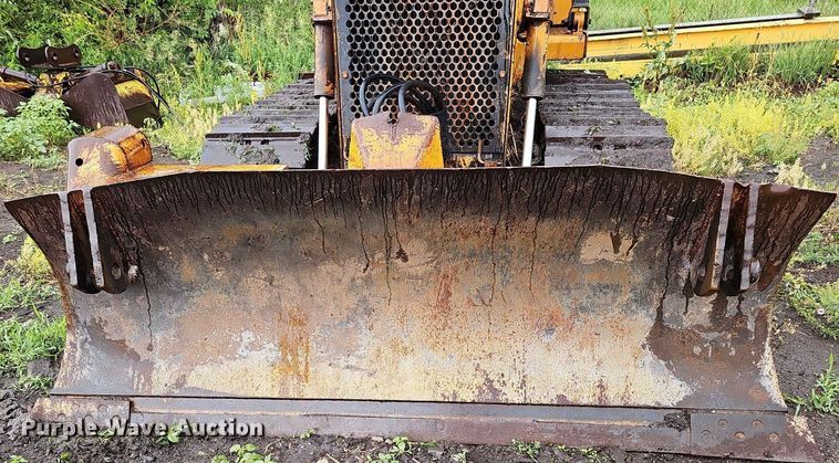 image for item DO2732 1982 Case 850C  dozer