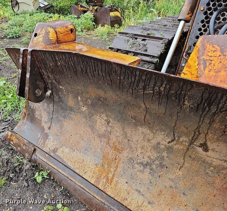 image for item DO2732 1982 Case 850C  dozer