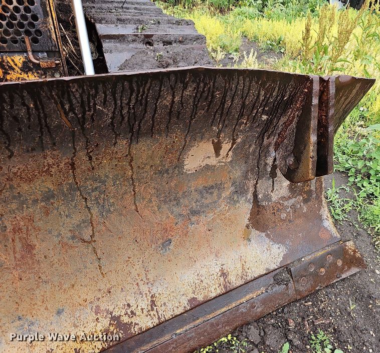 image for item DO2732 1982 Case 850C  dozer