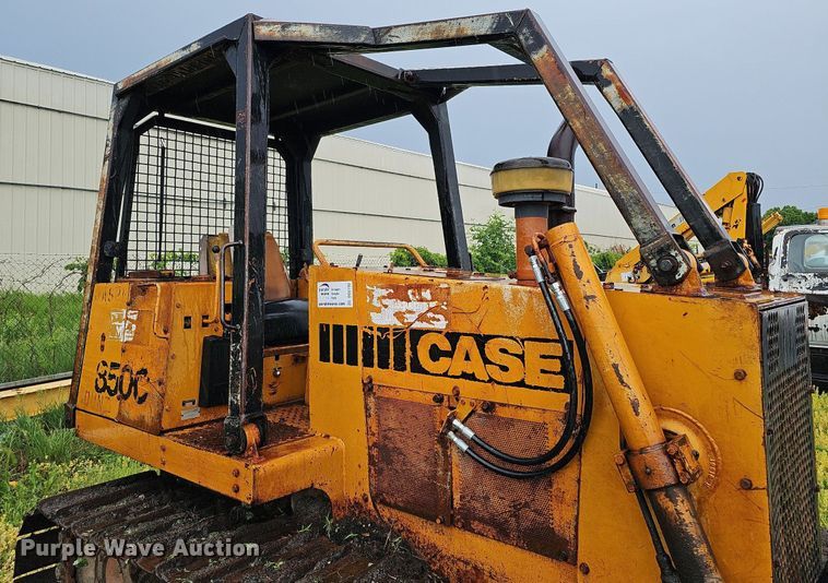 image for item DO2732 1982 Case 850C  dozer