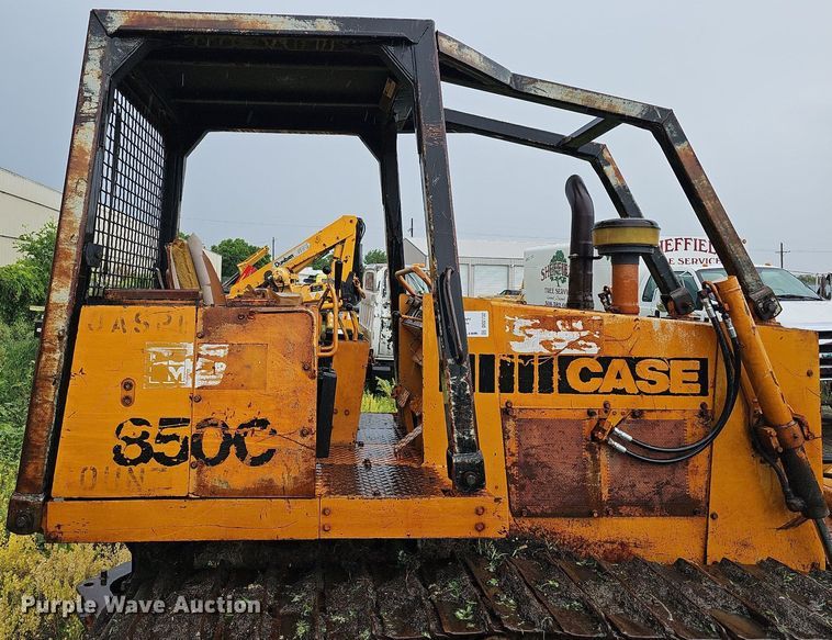 image for item DO2732 1982 Case 850C  dozer