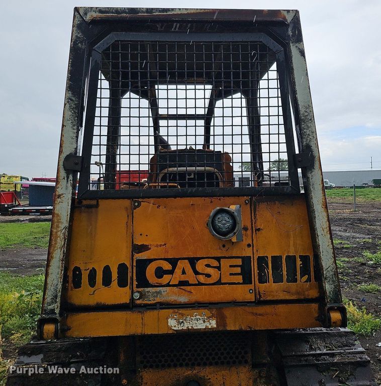 image for item DO2732 1982 Case 850C  dozer