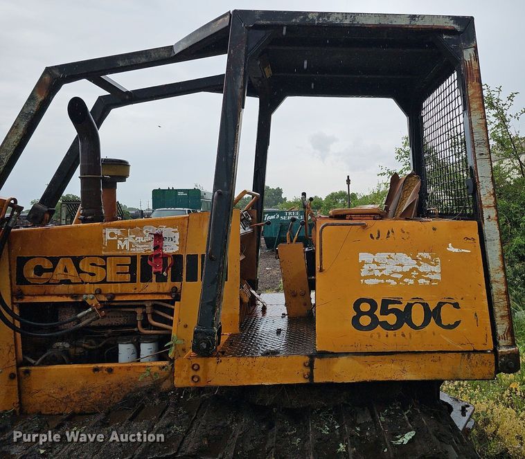 image for item DO2732 1982 Case 850C  dozer