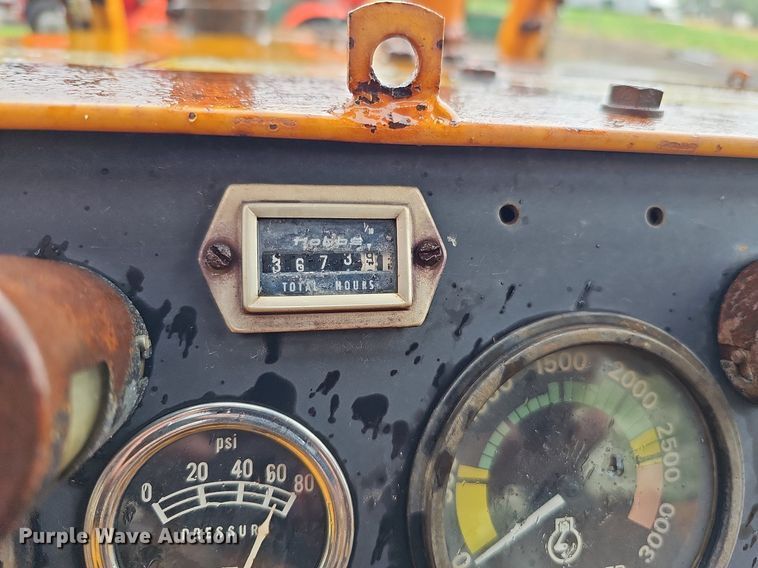 image for item DO2732 1982 Case 850C  dozer