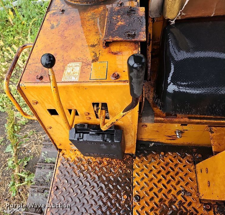 image for item DO2732 1982 Case 850C  dozer