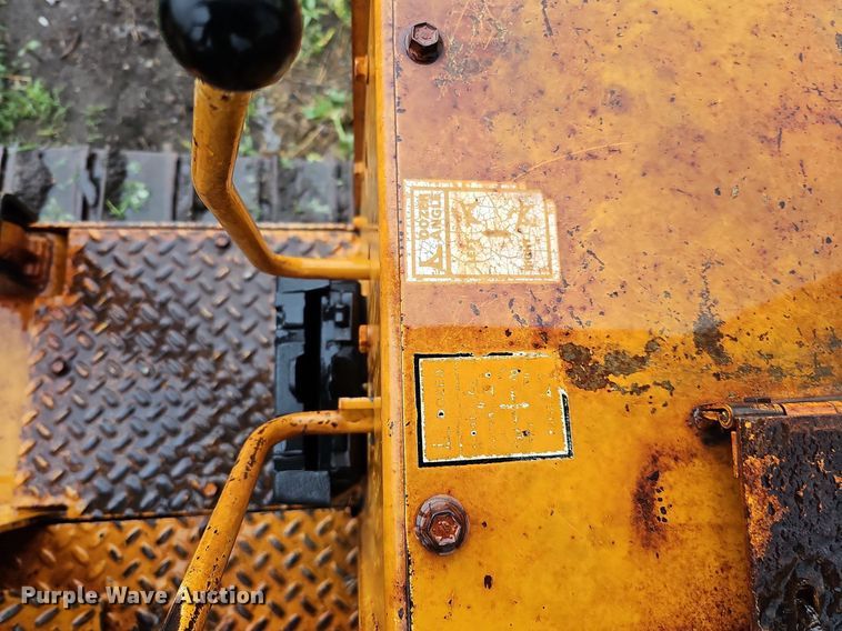 image for item DO2732 1982 Case 850C  dozer