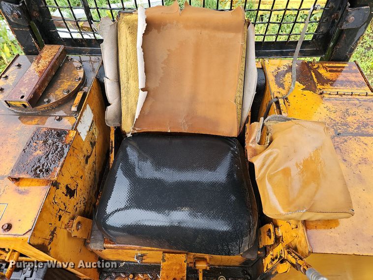 image for item DO2732 1982 Case 850C  dozer