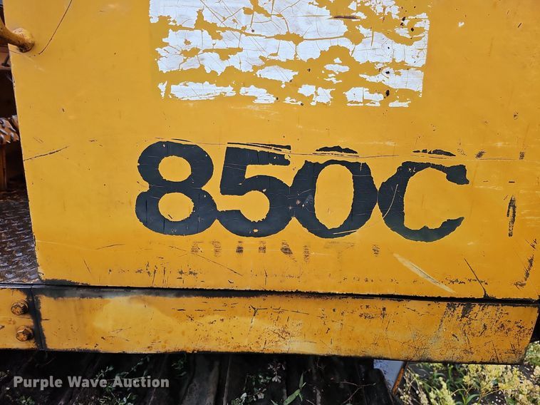 image for item DO2732 1982 Case 850C  dozer