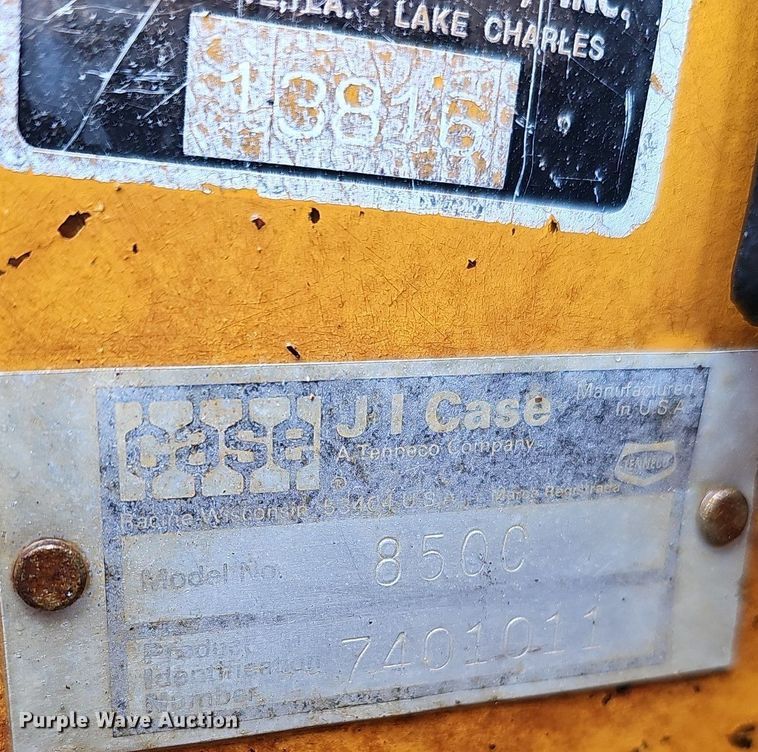 image for item DO2732 1982 Case 850C  dozer