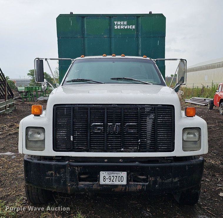 image for item DO2733 1998 GMC C6500  chipper truck