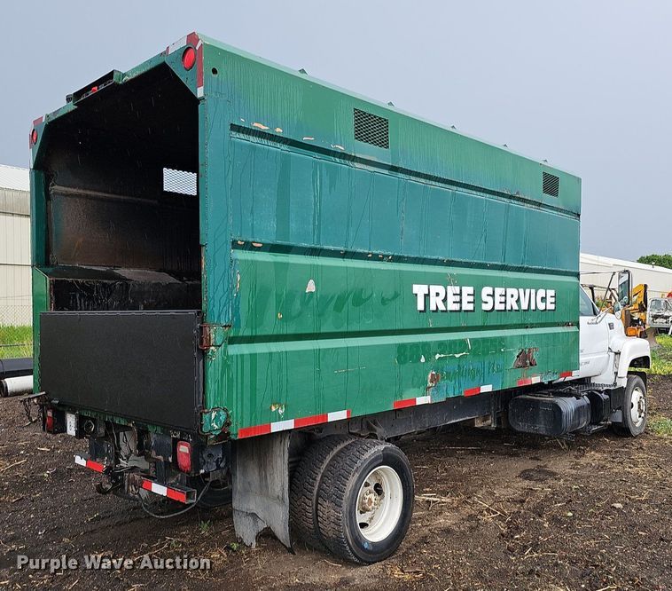 image for item DO2733 1998 GMC C6500  chipper truck