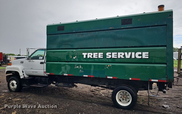 image for item DO2733 1998 GMC C6500  chipper truck