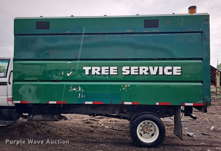 image for item DO2733 1998 GMC C6500  chipper truck