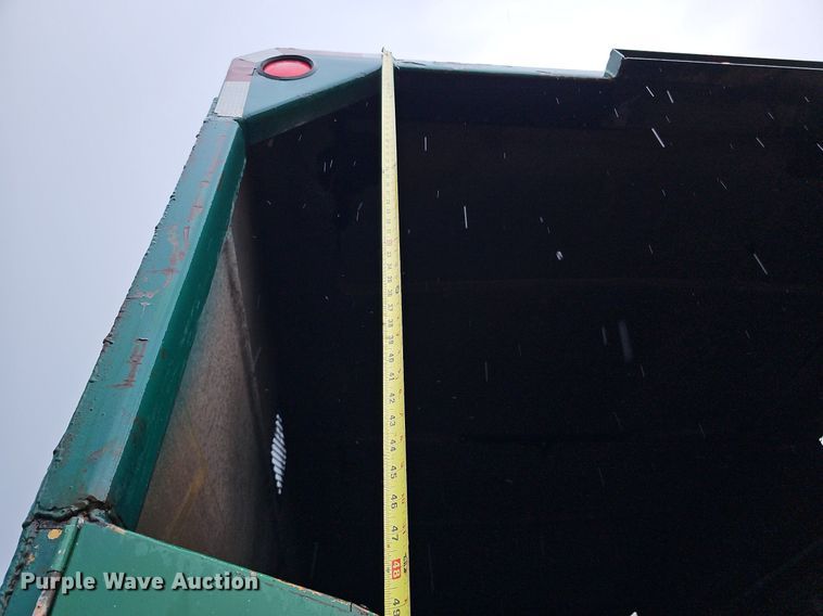 image for item DO2733 1998 GMC C6500  chipper truck