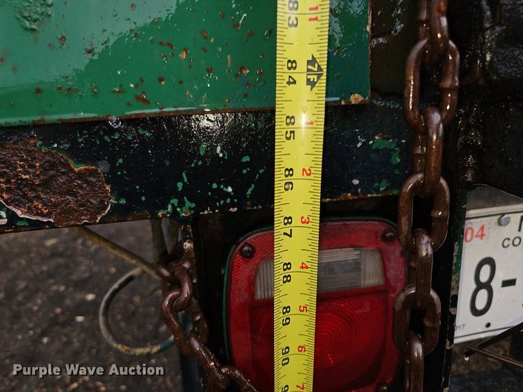 image for item DO2733 1998 GMC C6500  chipper truck