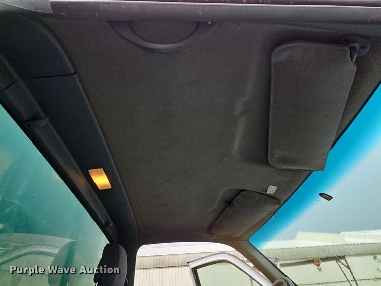 image for item DO2733 1998 GMC C6500  chipper truck