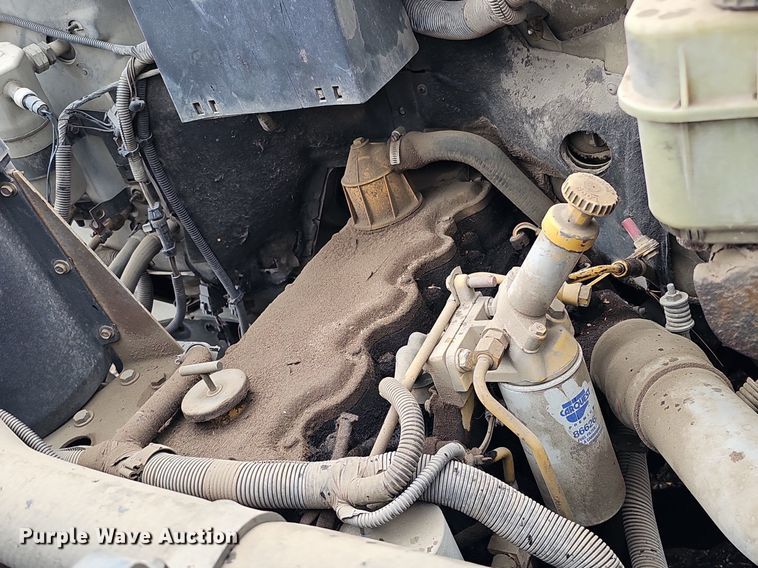 image for item DO2733 1998 GMC C6500  chipper truck