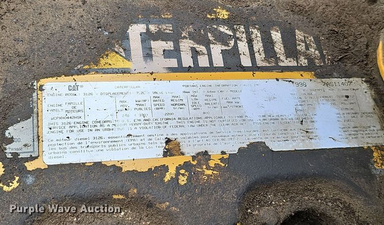 image for item DO2733 1998 GMC C6500  chipper truck