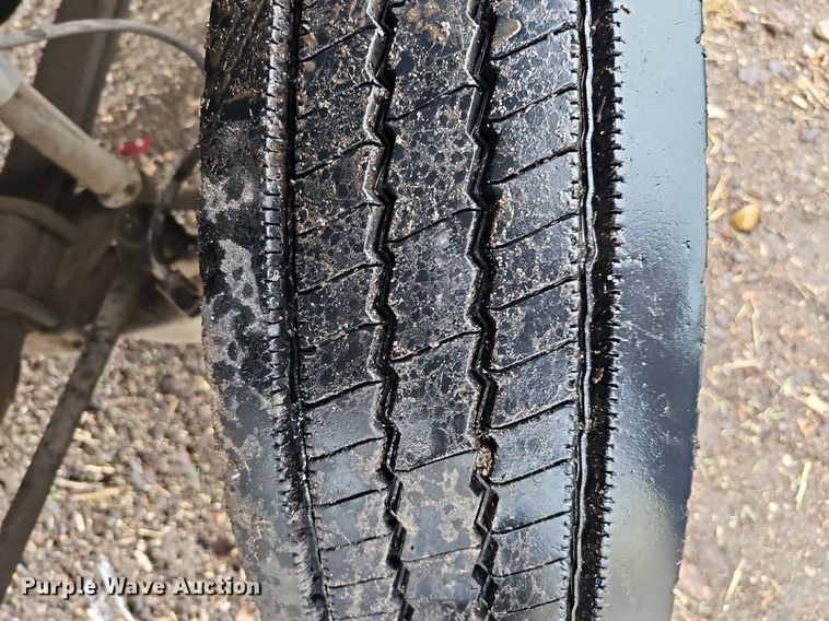 image for item DO2733 1998 GMC C6500  chipper truck