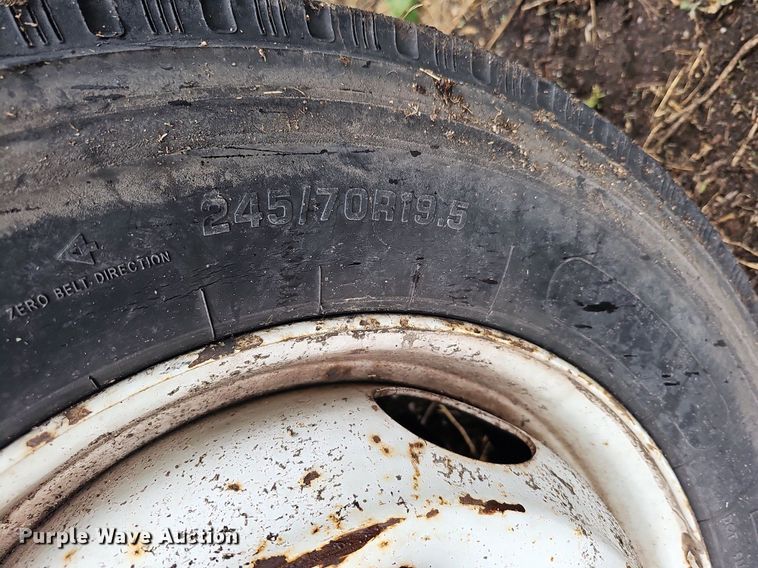 image for item DO2733 1998 GMC C6500  chipper truck