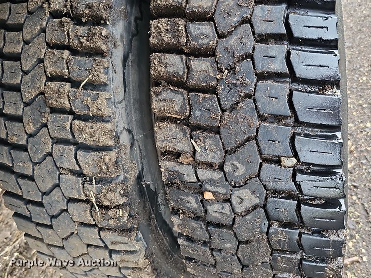 image for item DO2733 1998 GMC C6500  chipper truck