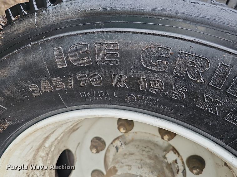 image for item DO2733 1998 GMC C6500  chipper truck