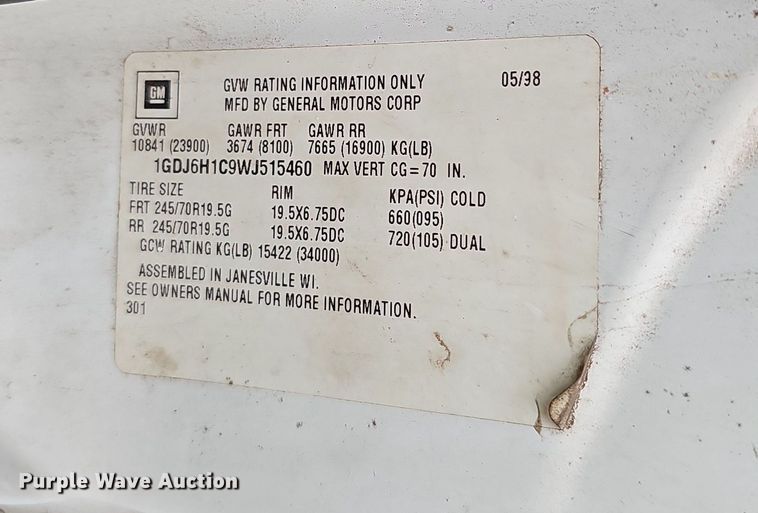 image for item DO2733 1998 GMC C6500  chipper truck