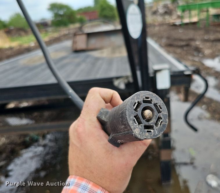 image for item DO2735 2013 Titan DF5954  equipment trailer