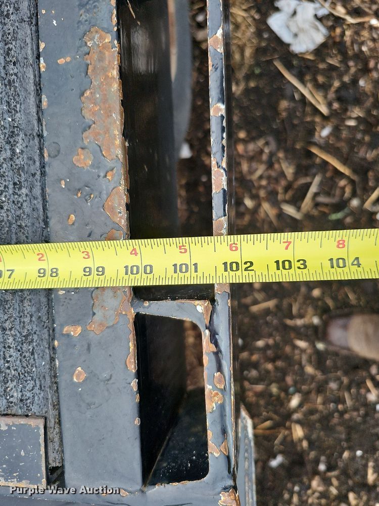 image for item DO2735 2013 Titan DF5954  equipment trailer