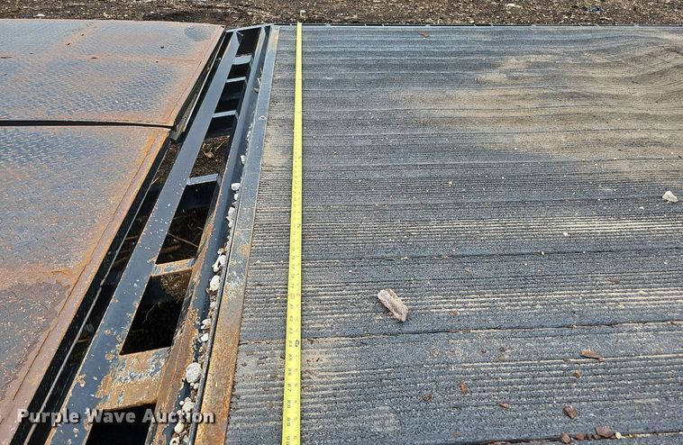 image for item DO2735 2013 Titan DF5954  equipment trailer