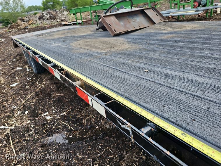 image for item DO2735 2013 Titan DF5954  equipment trailer