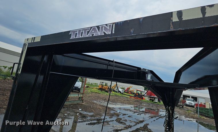 image for item DO2735 2013 Titan DF5954  equipment trailer