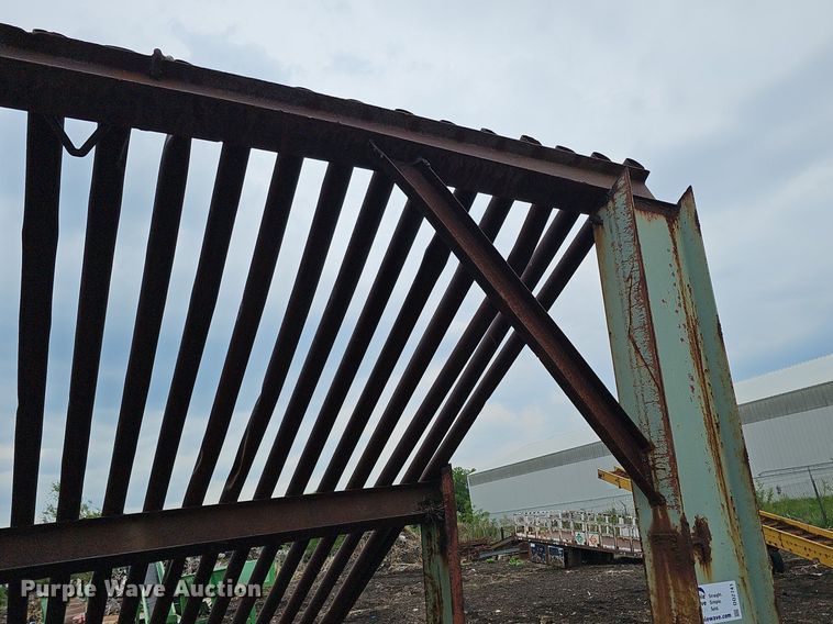 image for item DO2741 Shop built  grizzly bar