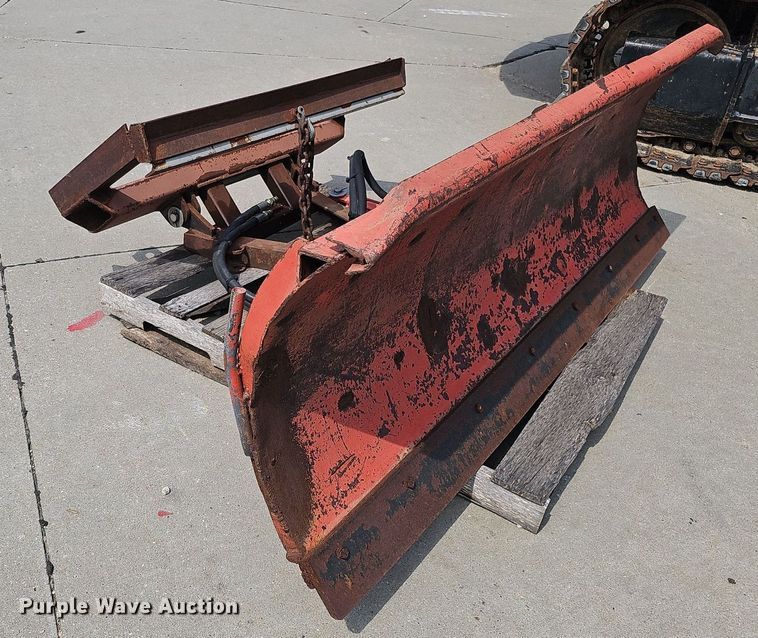 image for item DO2749 78" W skid steer snow pusher