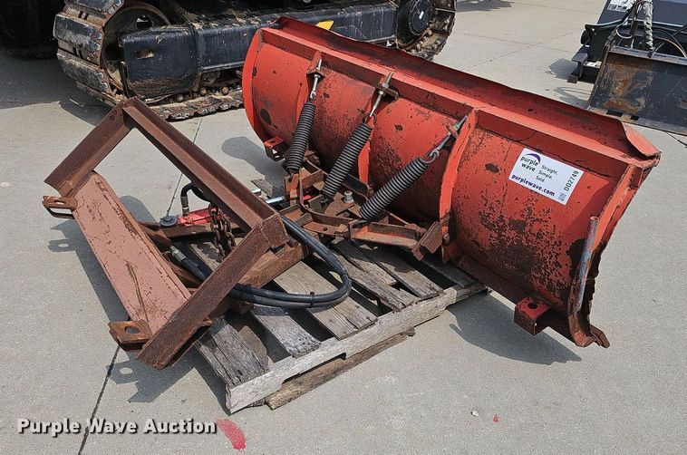 image for item DO2749 78" W skid steer snow pusher