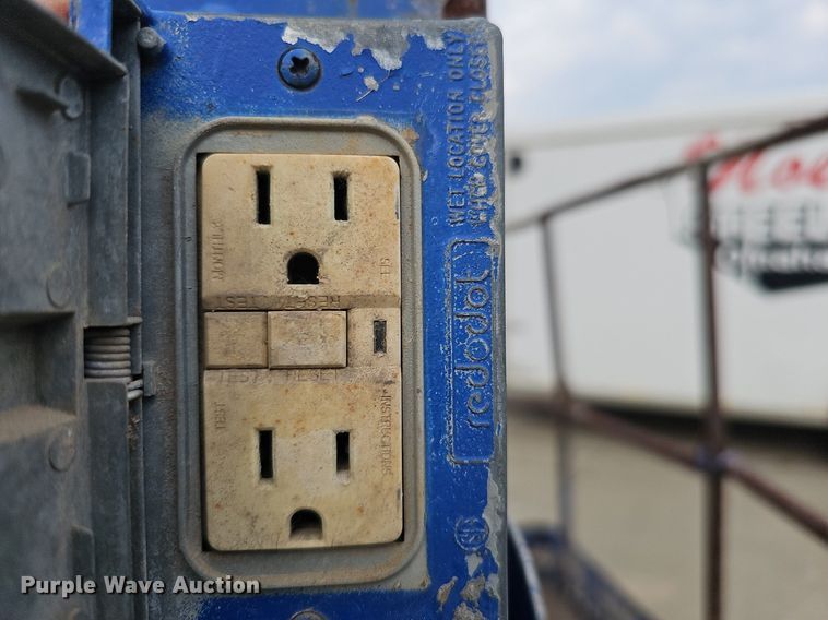 image for item DO2752 2007 Aichi SR18A  boom lift