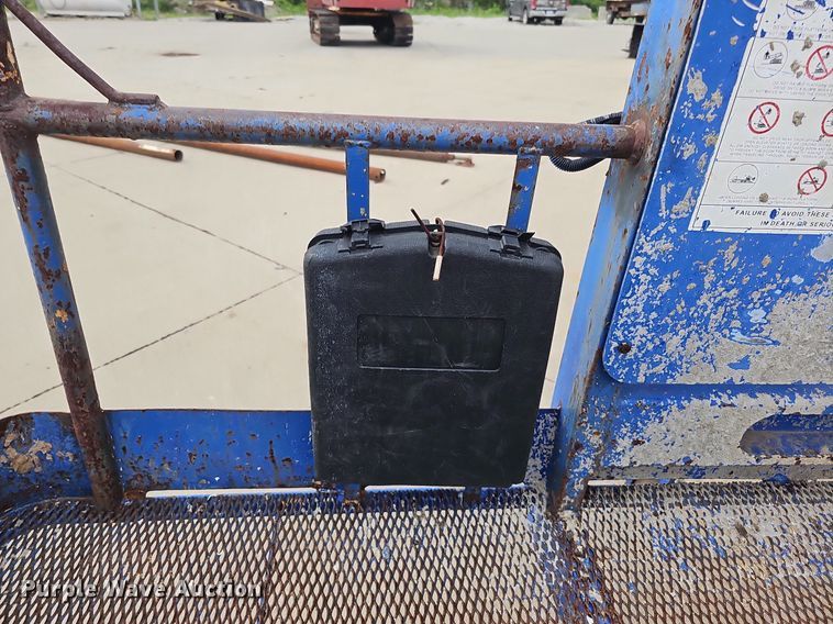 image for item DO2752 2007 Aichi SR18A  boom lift