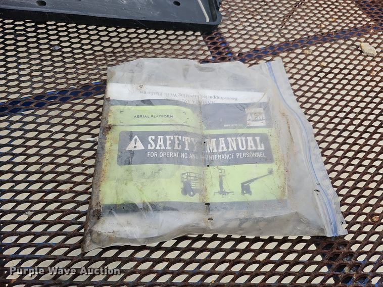 image for item DO2752 2007 Aichi SR18A  boom lift