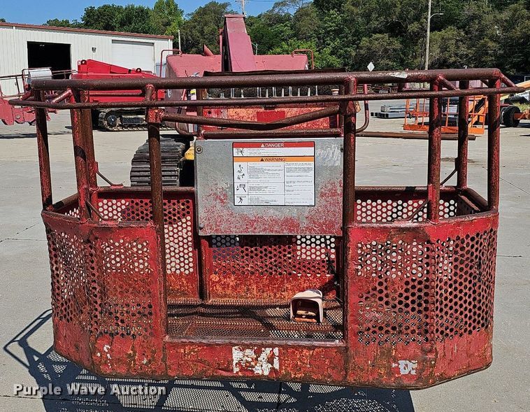 image for item DO2753 1999 Aichi SR182  boom lift