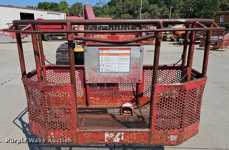 image for item DO2753 1999 Aichi SR182  boom lift