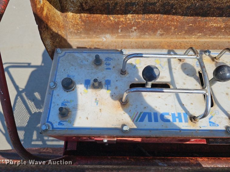 image for item DO2753 1999 Aichi SR182  boom lift