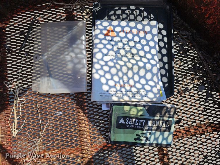 image for item DO2753 1999 Aichi SR182  boom lift