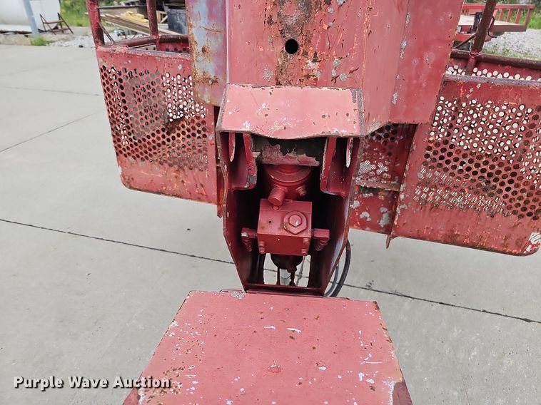 image for item DO2753 1999 Aichi SR182  boom lift