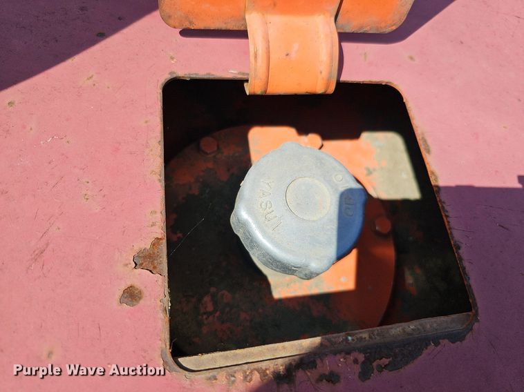 image for item DO2753 1999 Aichi SR182  boom lift