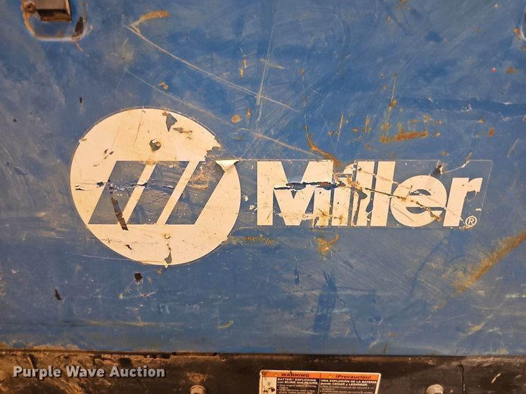 image for item DO2762 Miller Bobcat 250 EFI  welder/generator